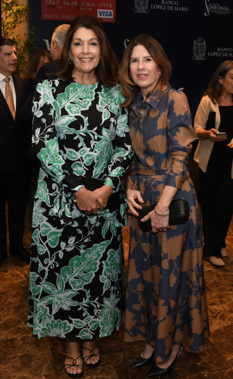 Banco López de Haro y Fundación Sinfonía firman acuerdo de colaboración para impulsar la formación y movilidad internacional de jóvenes músicos dominicanos 5 Foto 11 Loli Fernandez y Pilar Sebelen