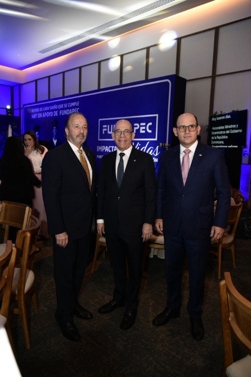 FUNDAPEC celebra su 58 aniversario con panel de líderes empresariales sobre educación y competitividad 2 Jose de Moya FFausto Pimentel y Edgar del Toro