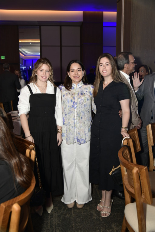 FUNDAPEC celebra su 58 aniversario con panel de líderes empresariales sobre educación y competitividad 6 Maria Isabel Gonzalez Gabriela Barcelo y Sofia Gonzalez