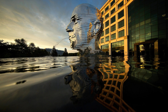 Metamorphisis_Statue_251