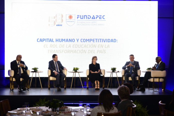 José Ryzek, Manuel Corripio, Elena Villeya, Pedro Brache y Hector José Ryzek, Manuel Corripio, Elena Villeya, Pedro Brache
