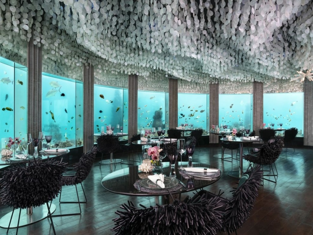 Subsix, Maldivas: Un club restaurante bajo el agua con interiores inspirados en corales y criaturas marinas. 5 restaurant subsix 1200x900 1