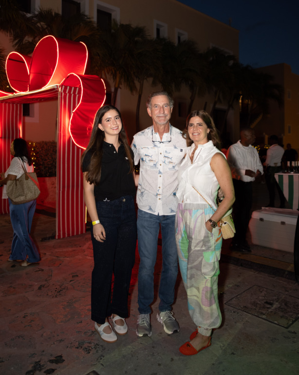 La ciudad destino Cap Cana vibra con su tradicional Christmas Boat Parade 2 6. Isabella Bernal Jose Antonio Bernal Noris Rodriguez de Bernal. 2478