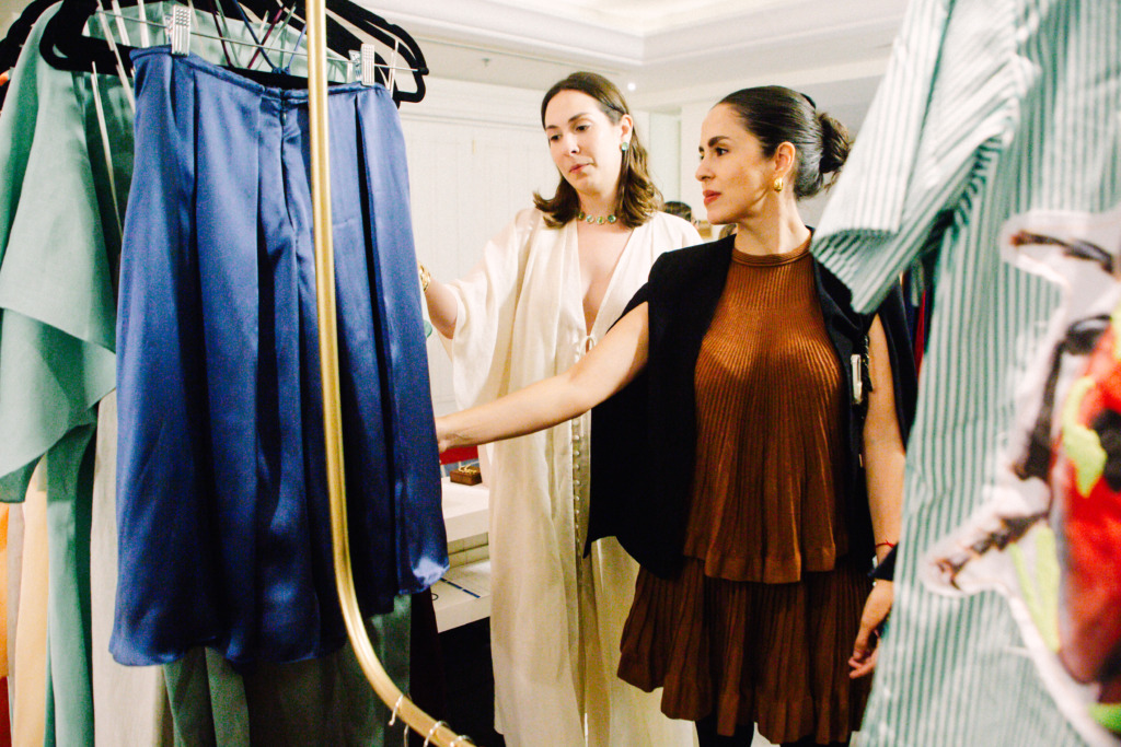 FashionLab participó con seis marcas dominicanas en Espacio Vogue + Casa AD Holiday Edition 2025 3 Anna Redman Pablo muestra su coleccion de lino