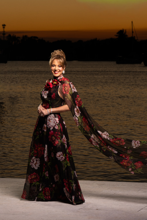 Nelly Azar Lumia: “Celebrar es agradecer por la vida mientras la estamos viviendo, llenarla de alegría y convertir cada momento en un recuerdo feliz” 17 Look 4 1
