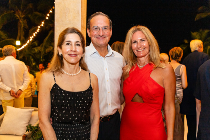 Annie Unanue, José Antonio Rivero y María Rosa Serrano