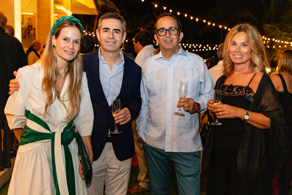 Puntacana Resort celebró la temporada navideña y la llegada del 2026 con experiencias memorables 4 Julie Birch Tono Garcia Cristobal Vilchez y Karin Brunlid