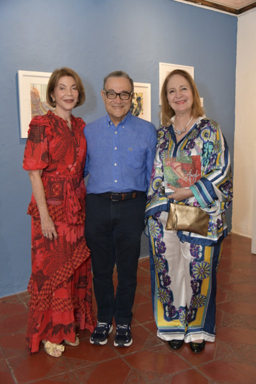 Angela Vera presentó exposición de arte en Casa de teatro 3 Fransesca Brea de Hoyo Raul Hoyo y Cristina Thomen
