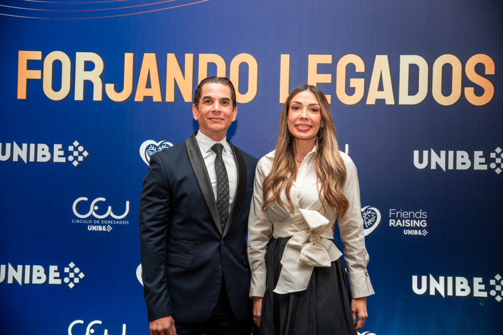 Unibe realiza su primera gala benéfica 2 Jose Martin Morillo y Patricia Mejia