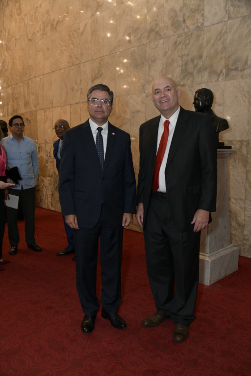 Fundación Corripio entrega Premio Nacional de Literatura 2026 a Pedro Vergés 10 Juan Jose Cortorreal y Jose Luis Dominguez