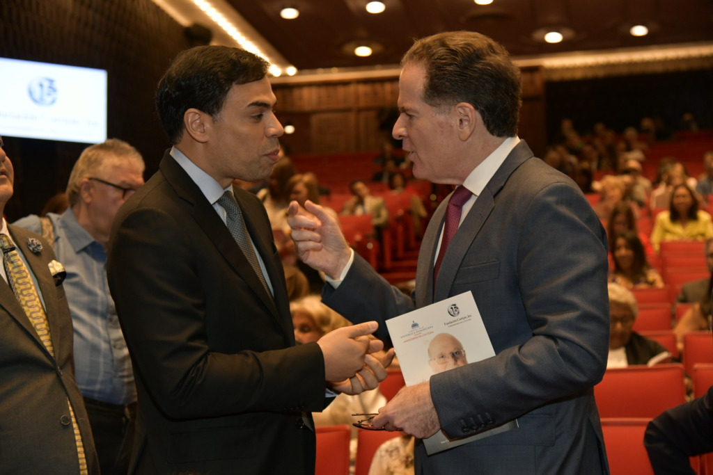 Fundación Corripio entrega Premio Nacional de Literatura 2026 a Pedro Vergés 8 Roberto Angel Salcedo y Manuel Corripio