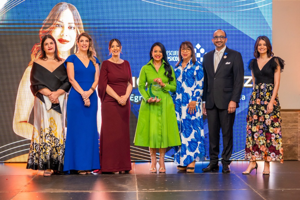 Unibe realiza su primera gala benéfica 4 Yira Vargas Loraine Amell Odile Camilo Judith Feliz Vanessa Espaillat Leandro Feliz Meyelline Lopez