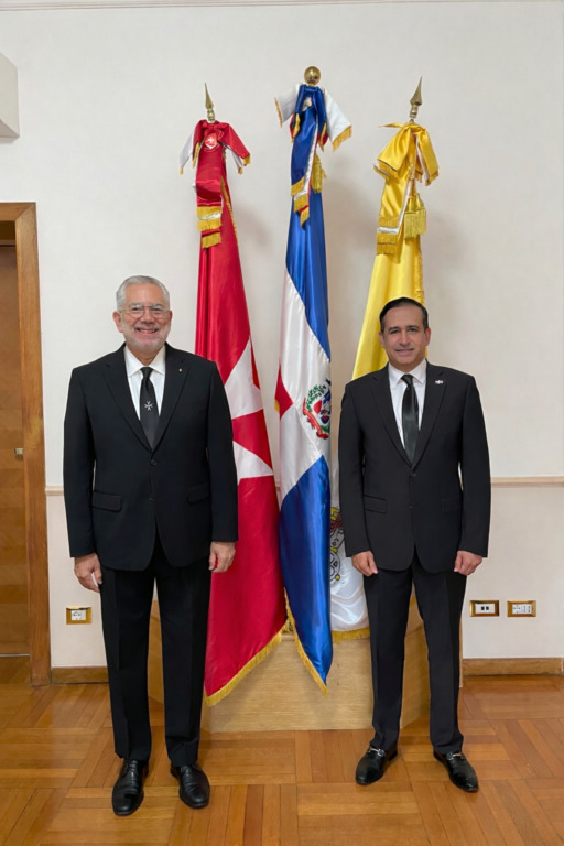 Enrique Valdez, embajador de la Orden de Malta en RD, en audiencia con el Papa León XIV 2 Reunion con Embajador Victor Suarez