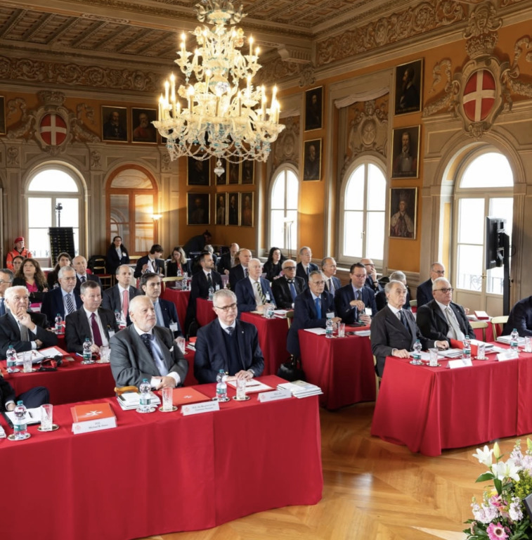 Enrique Valdez, embajador de la Orden de Malta en RD, en audiencia con el Papa León XIV 3 Reunion en Villa Magistral 2 1