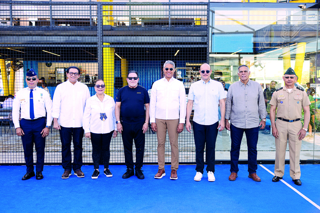 1- foto principal - Santiago Sánchez, Daniel A. Rivera, Rosa Santos, Haime Thomas, Andrés Cueto, Ulises Rodriguez, Rafael Alegría y Gerardo Cruz