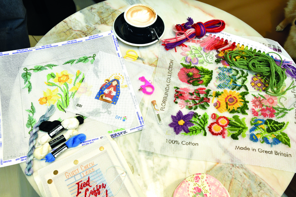 Diana Mella y el hilo invisible: El regreso íntimo del needlepoint en la era digital 2 DSC1741