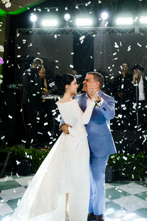 PRINCIPAL Ana Mireya Abreu Canaan y Tommy Galan