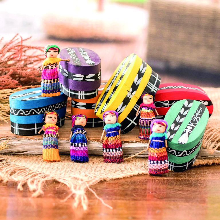Remembranzas de piezas artesanales: la infancia hecha a mano 2 Titeres dedos