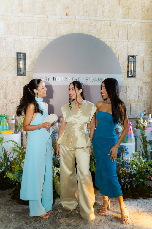Swarovski y The Botanist Gin rinden homenaje a las madres con una experiencia de diseño y lujo contemporáneo 7 Ana Betances y Crismerlin Dominguez