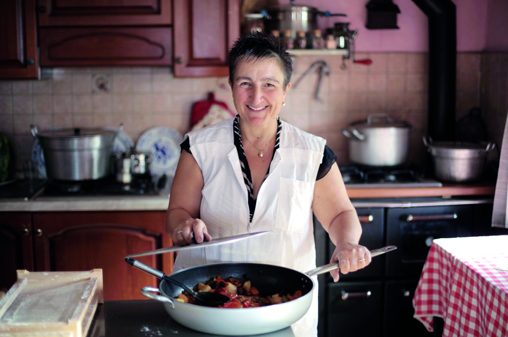 Las abuelas más que cuidar, un papel esencial en la vida familiar 3 Recetas de la abuela