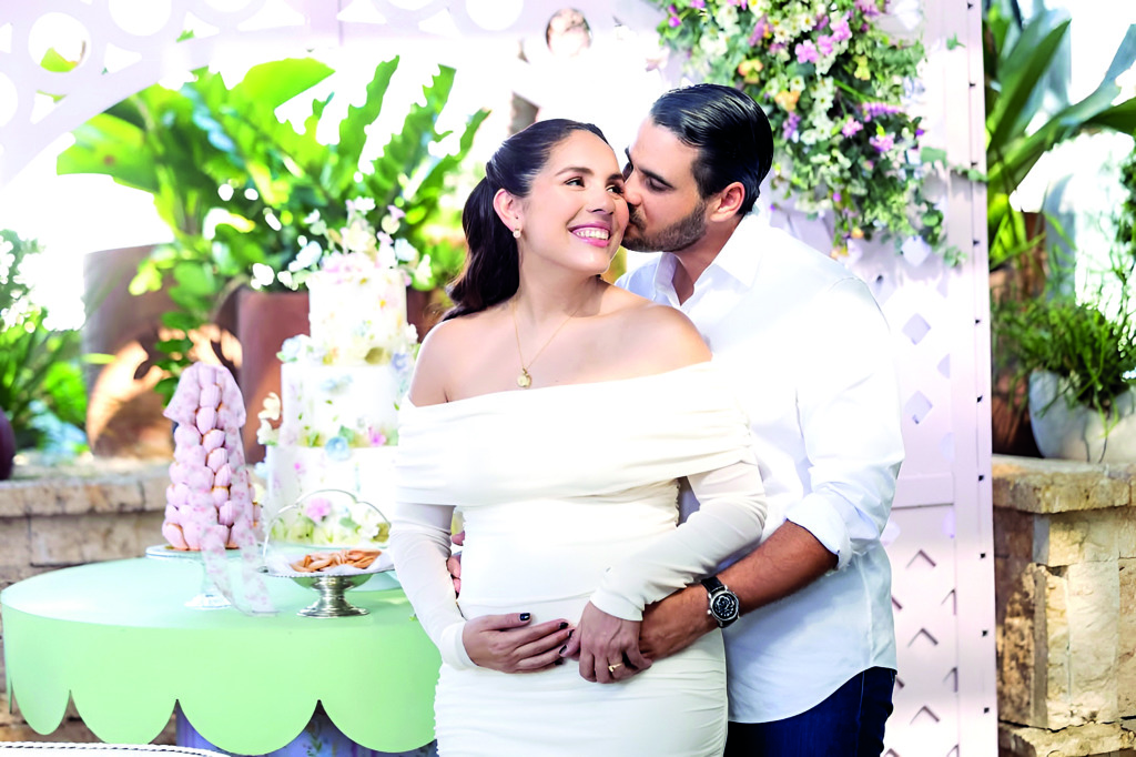 Yazmin Yeara: La dulce espera de un milagro llamado amor 1 Sumarios
