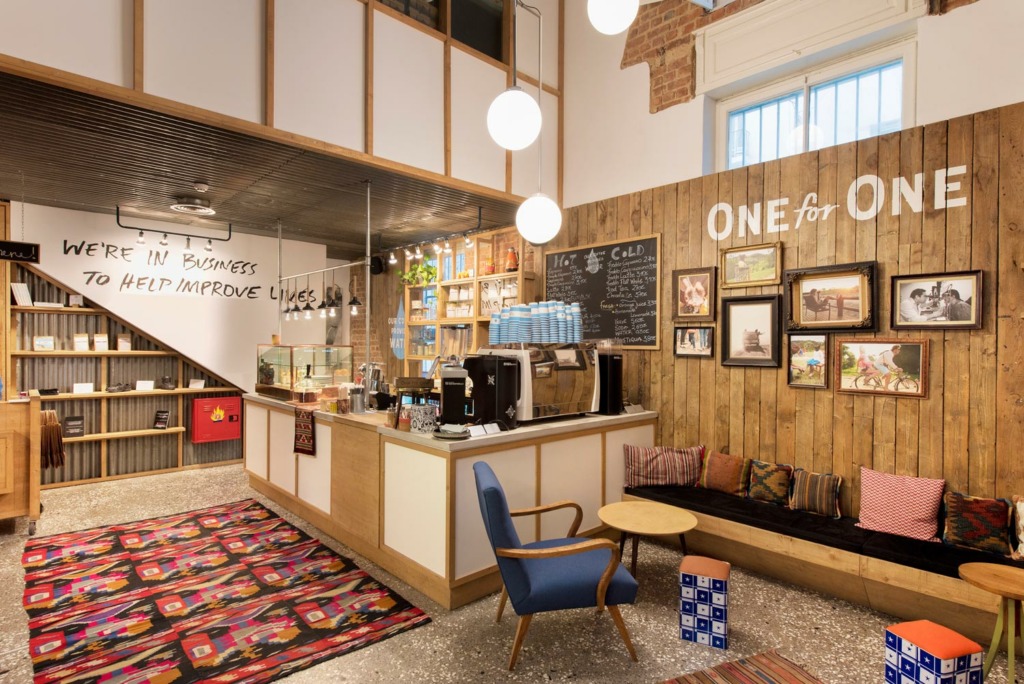 TOMS: la idea que nació con los pies descalzos 2 thessaloniki toms flagship store cafe 13