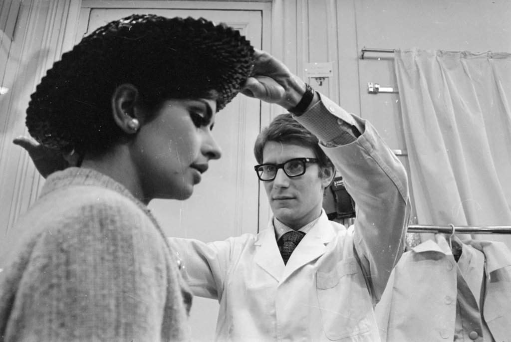 Yves Saint Laurent: El hombre que convirtió la moda en libertad. 1 Yves Saint Laurent