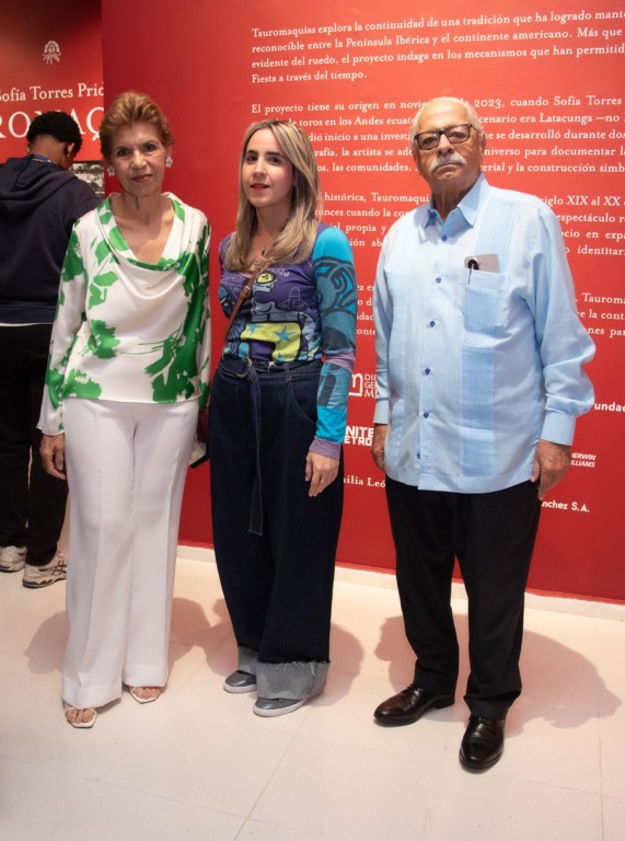 Sofía Torres Prida inaugura Tauromaquias en el Museo de Arte Moderno 8 DSC7215 Maria del Carmen Ossaye Saree Elias y Jose Alfredo Rizek