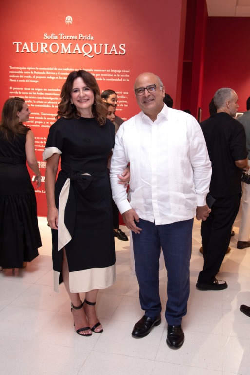 Sofía Torres Prida inaugura Tauromaquias en el Museo de Arte Moderno 10 DSC7302 Bethania de Rizek y Hector Jose Rizek