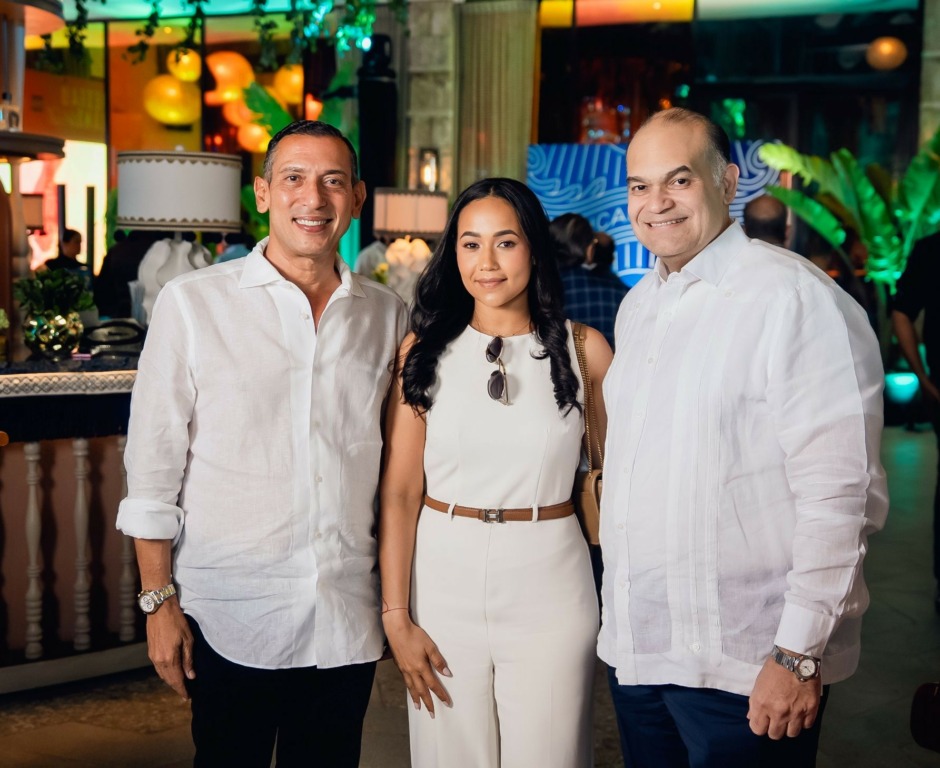 ADERES y ASONAHORES anuncian Restaurant Week 2026 con más de 200 restaurantes en cinco destinos del país 2 Enrique Ramirez Diana Arias y Dario Nunez