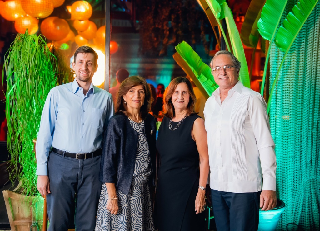 ADERES y ASONAHORES anuncian Restaurant Week 2026 con más de 200 restaurantes en cinco destinos del país 3 Francisco Manosalvas Escovar Maria Antonia Canas Dolly Escovar y Francisco Manosalvas Gomez