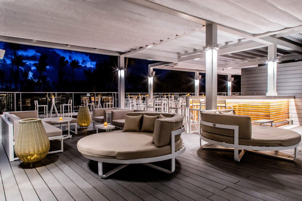 Wellness: un viaje donde cuerpo, mente y corazón encuentran su equilibrio 7 232MeliaPuntaCanaBeach Quimera Rooftop Bar The Level Adults Only