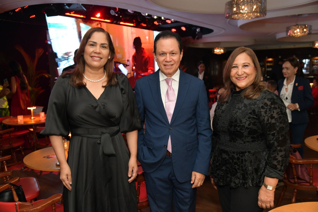 Nathalie Peña-Comas estrena “Quinto Elemento: Tierra”, un homenaje a la música de México junto a grandes leyendas internacionales 2 Alexandra Tabar Rodolfo Diaz y Cristina Comas