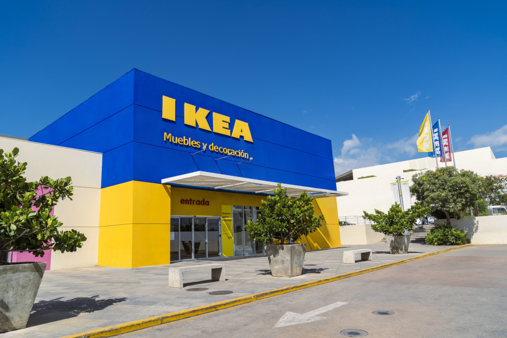 IKEA presenta la gran reapertura de IKEA La Romana: un espacio más amplio, moderno e inspirador para el hogar 4 FACHADA LA ROMANA 1