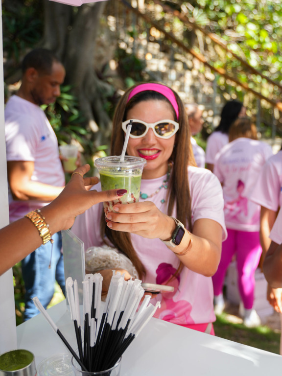 Jergens lanza su campaña “Más allá de la piel” en apoyo a la prevención del cáncer de mama en República Dominicana, mediante la detección temprana. 29 Stephanie Payamps 1