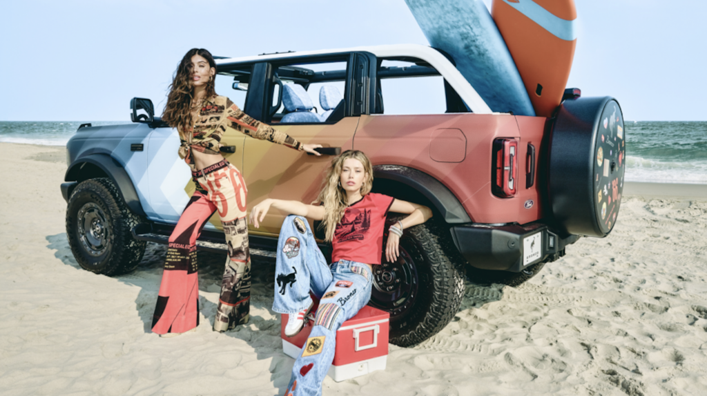 Alice + Olivia X Ford Bronco: del runway al off-road 1 alice